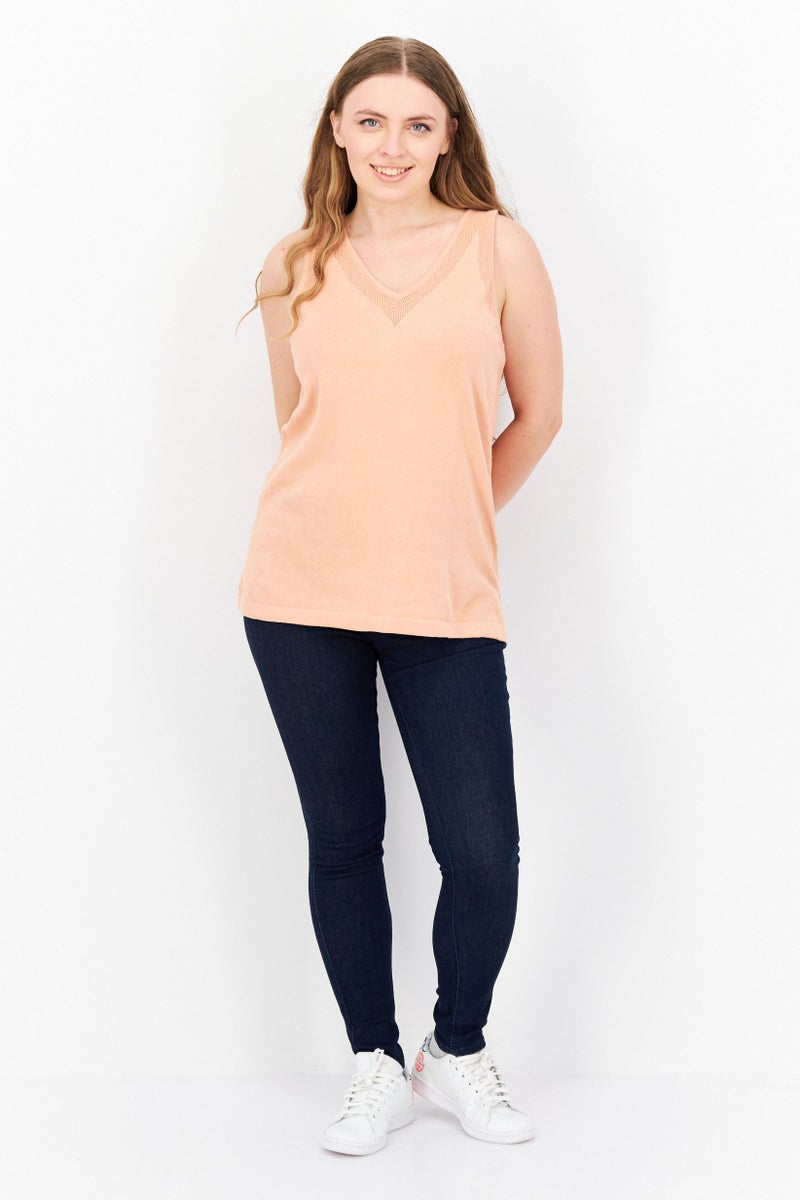 ANNE KLEIN بلوزة نسائية بدون أكمام بتصميم V، لون خوخي - Image 4