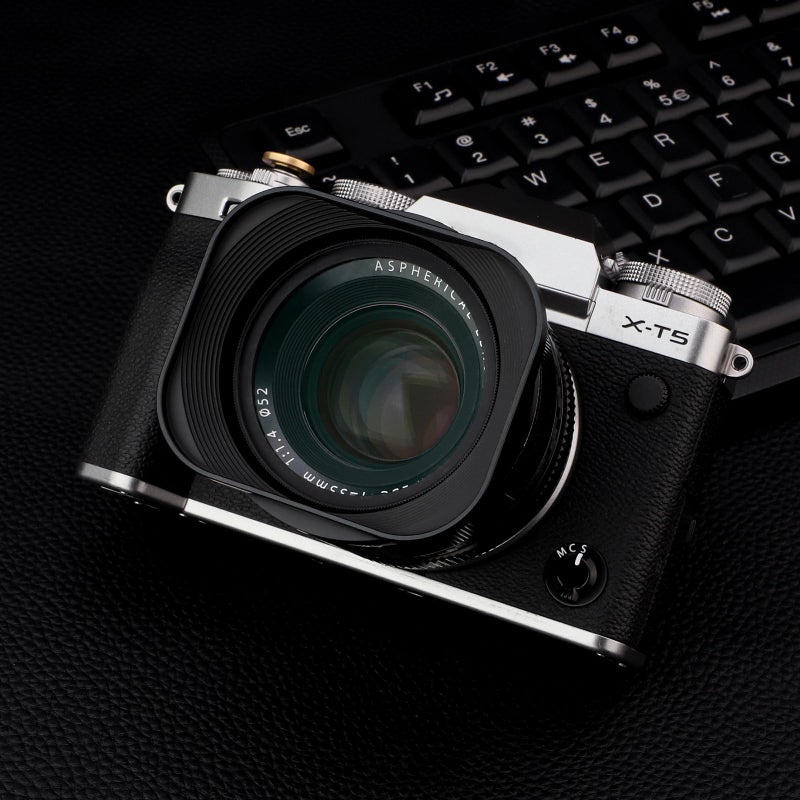 Haoge LH-X53 Bayonet Square Metal Lens Hood for Fujifilm Fuji Fujinon XF 35mm F1.4 R / XF35mmF1.4 R, XF 18mm F2 R / XF18mmF2 R, XF 60mm F2.4 R Macro / XF60mmF2.4 R Macro Lens - Image 4