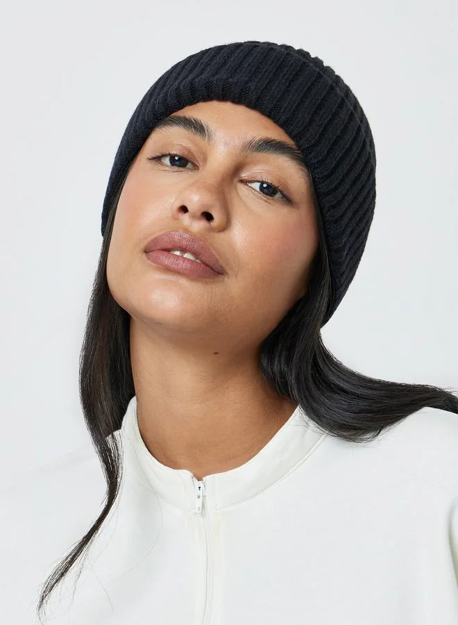 ستايلي Black Ribbed Knit Beanie