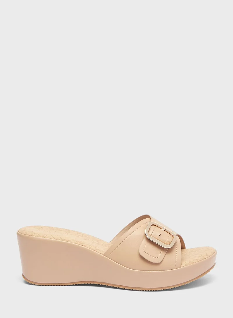 لو كونفورت Single Strap Wedge Sandal