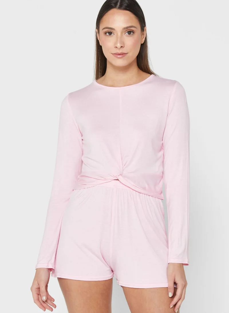 I SAW IT FIRST Knot Detail Top & Shorts Set