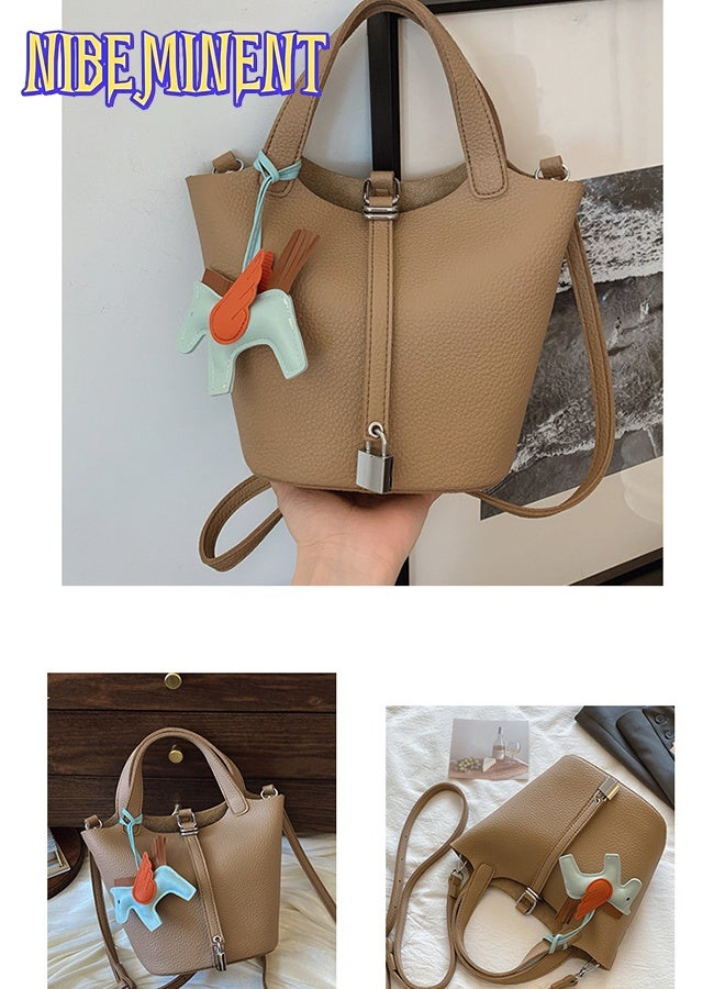 NIBEMINENT حقيبة ساتشيل بتصميم بسيط مزينة بتصميم باتش وورك نمط ليتشي الكلاسيكي الشهير تشمل قلادة بوني ومحفظة - Image 2