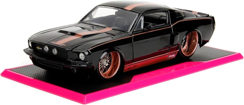 JADA Toys Pink Slips 1967 Shelby GT 500 Die-Cast Car with Base, Toys for Kids and Adults – 1:24 Scale, Black - Image 2