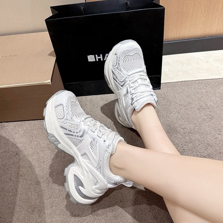Women's Low Top Sneakers with Platform Sole - Image 3