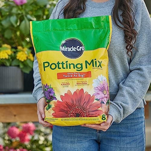 Miracle-Gro Potting Mix, For Indoor or Outdoor Potted Plants, Flowers, Vegetables, Shrubs, Annuals, and Perennials, Feeds Up to 6 Months, 8 qt. - Image 3