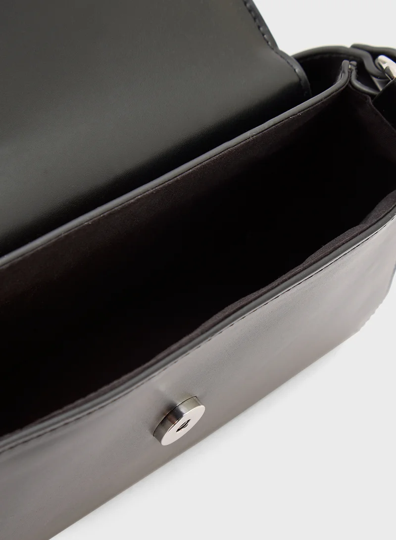 ايلا Asymmetric Shoulder Bag