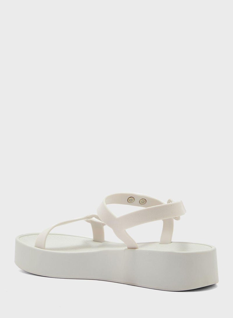 ميليسا صندل بكعب عريض ورباط حول الكاحل - Image 3