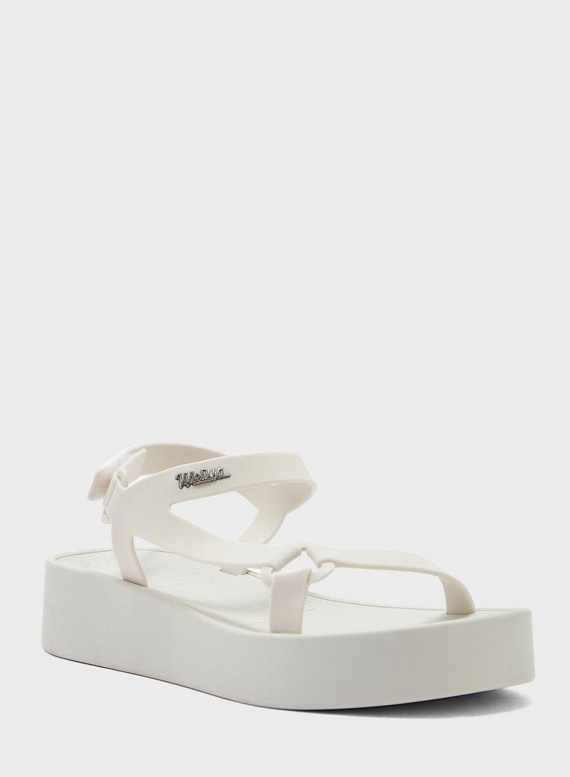 ميليسا صندل بكعب عريض ورباط حول الكاحل - Image 2