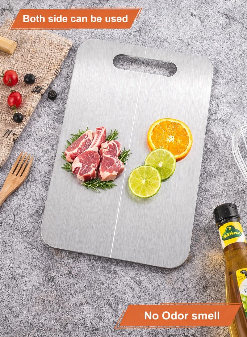 ترينفي لوح تقطيع من الفولاذ المقاوم للصدأ للاستخدام في المطبخ، لوح تقطيع معدني للحوم والفواكه والخضراوات والجبن والمعجنات والبيتزا، لوح مزدوج الجوانب مضاد للانزلاق للحوم والعجين - Image 3