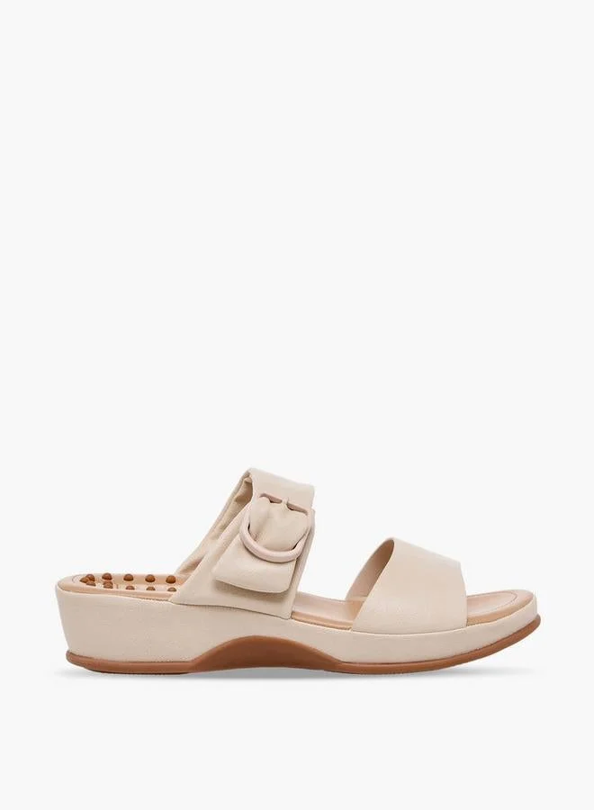 لو كونفورت Women Buckle Detail Wedge Heel Sandals