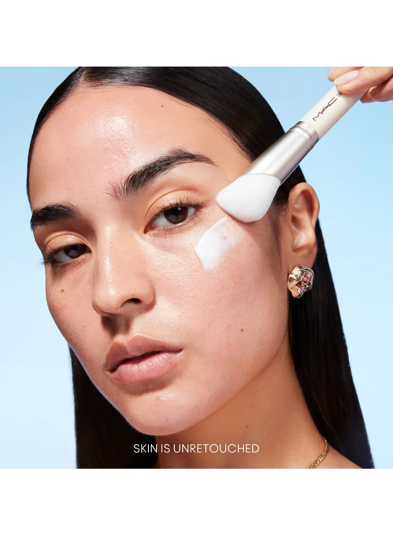 MAC Cosmetics Serum + Moisturizer Brush