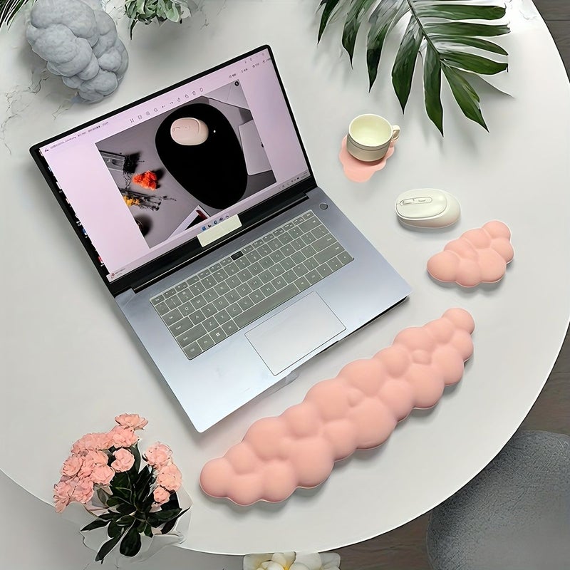 وسادة معصم أرجوانية مريحة للفأرة، مجموعة من 3 قطع، برغوة الذاكرة، مناسبة للمكتب والمنزل واللابتوب والألعاب. - Image 3