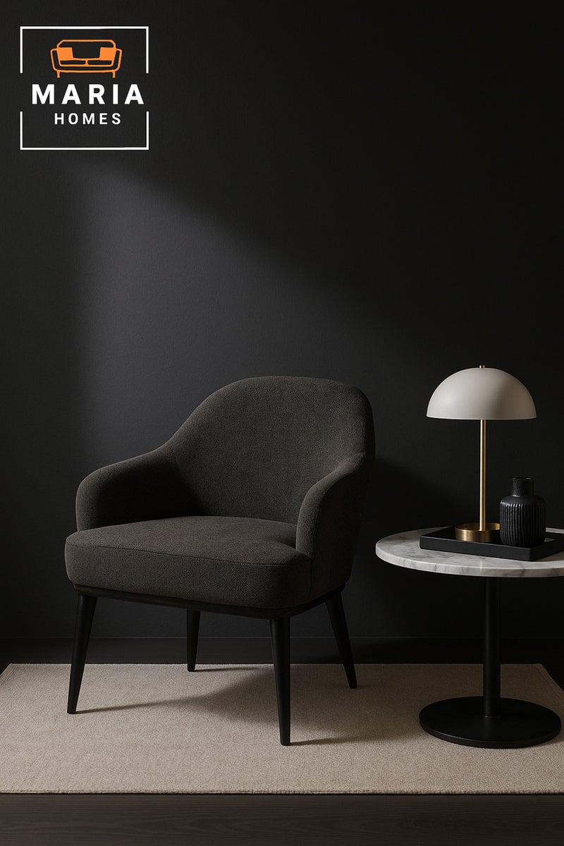 ماريا هومز كرسي بذراعين رمادي غامق - أريكة عصرية بمقعد واحد مع تنجيد من القماش وأرجل سوداء - Image 4