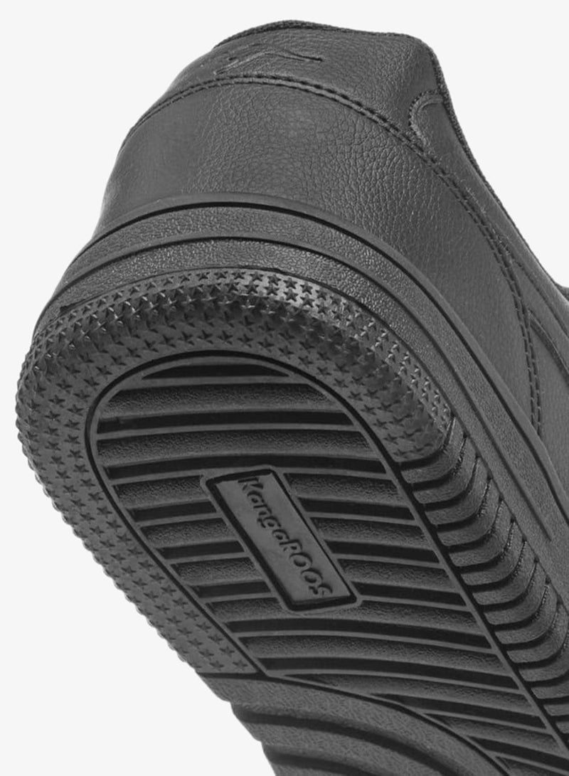 كانغاروس حذاء رياضي رجالي بشعار وتفاصيل برباط - Image 5