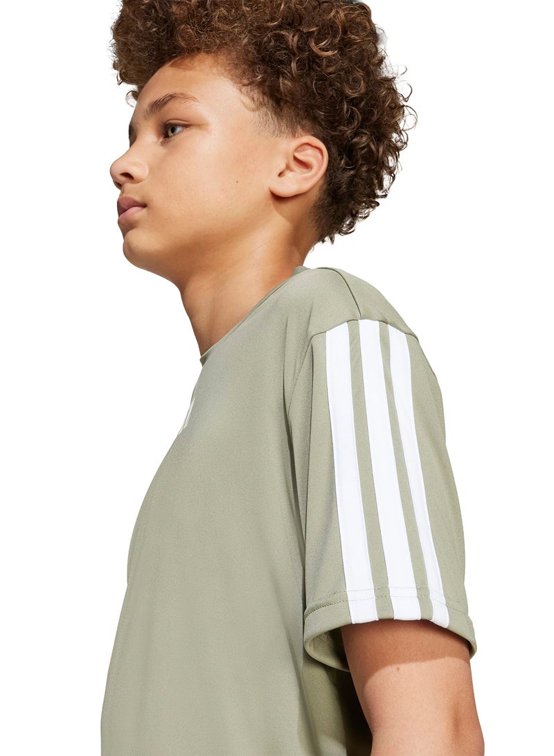 اديداس تيشيرت أساسي بتصميم الخطوط الثلاثة لتدريب الشباب - Image 3