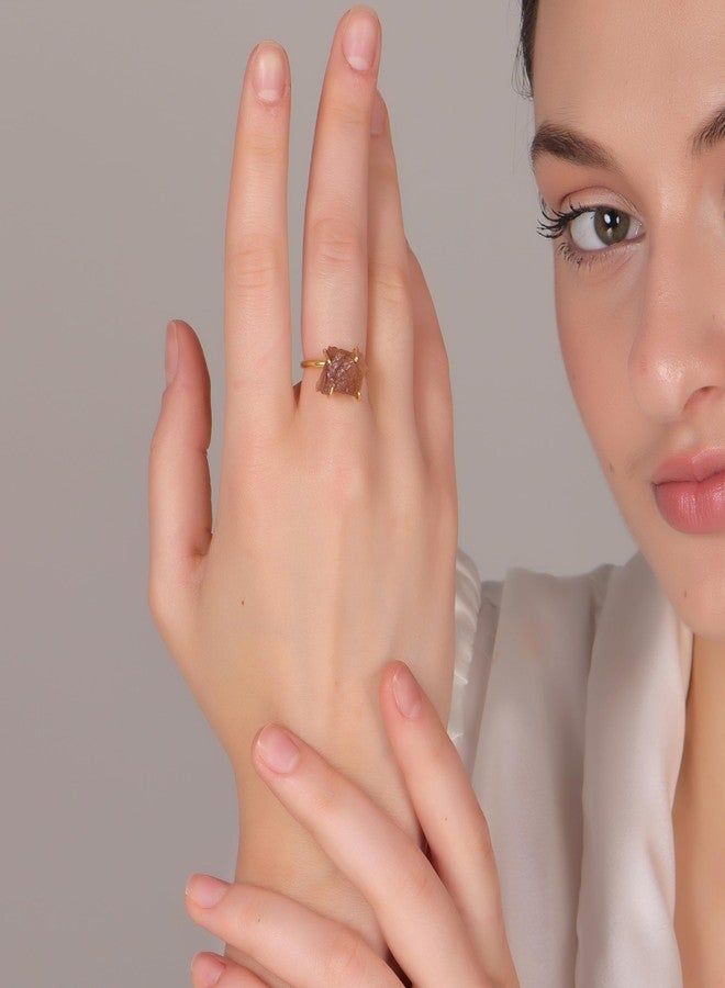 Dua Strawberry Quartz Rough Ring – Raw Gemstone Adjustable Gold Ring - Image 3