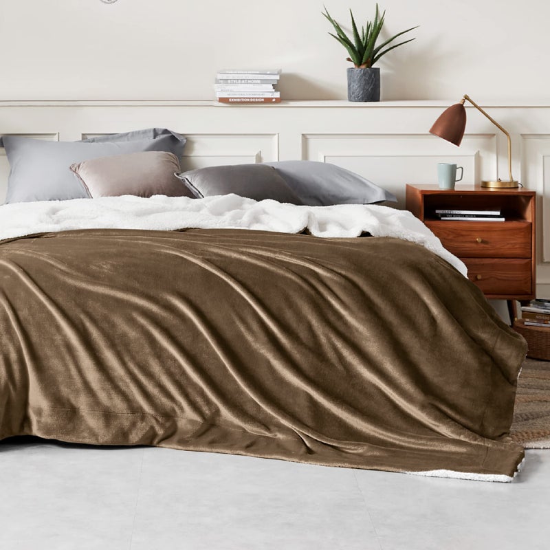 Bedsure Sherpa Fleece Blankets Queen Size for Bed - Thick and Warm, Soft Fuzzy Plush Queen Blanket for Winter, Camel, 90x90 Inches - Image 3