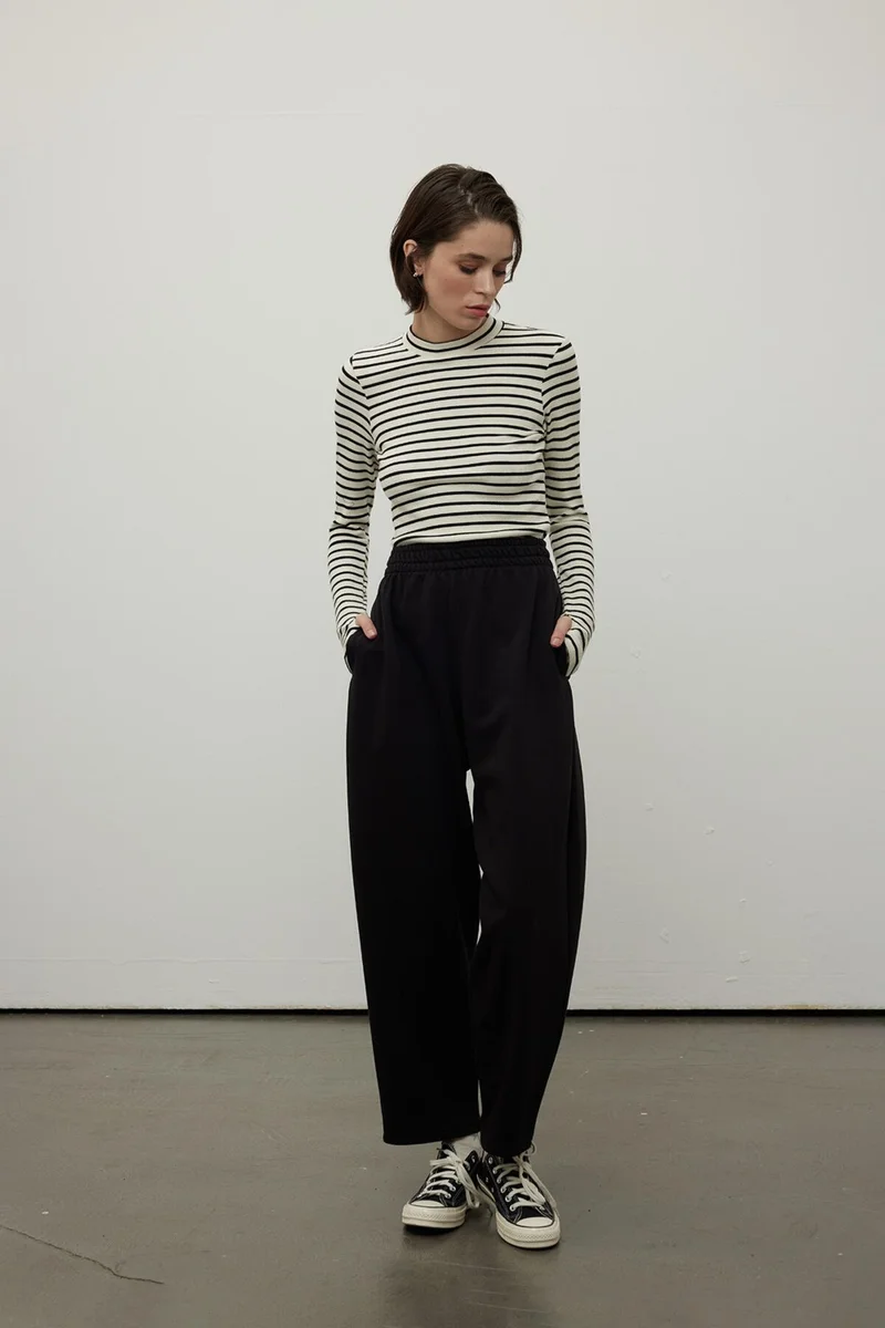 Manuka Finger-Slot Striped Body Black