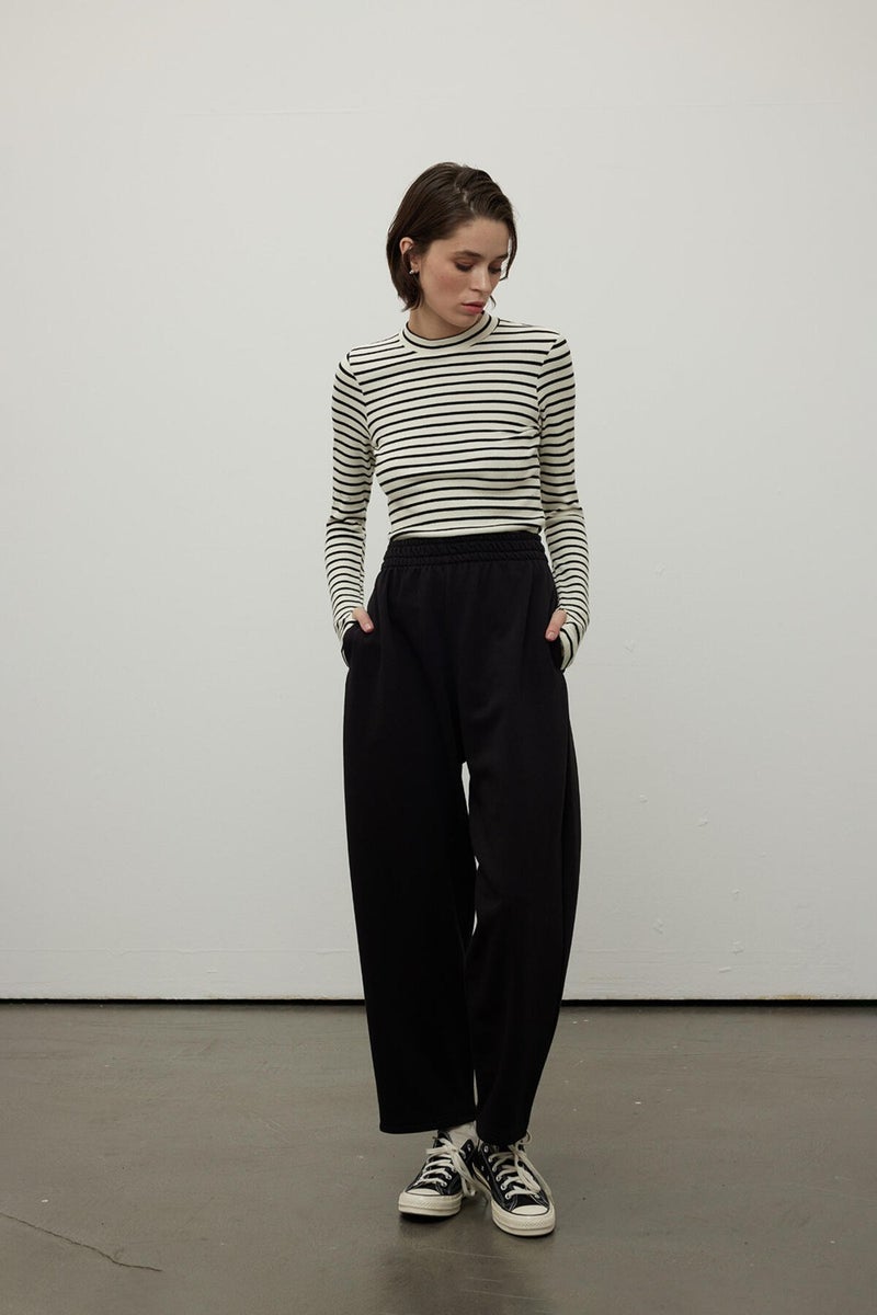 Manuka Finger-Slot Striped Body Black  - Image 5