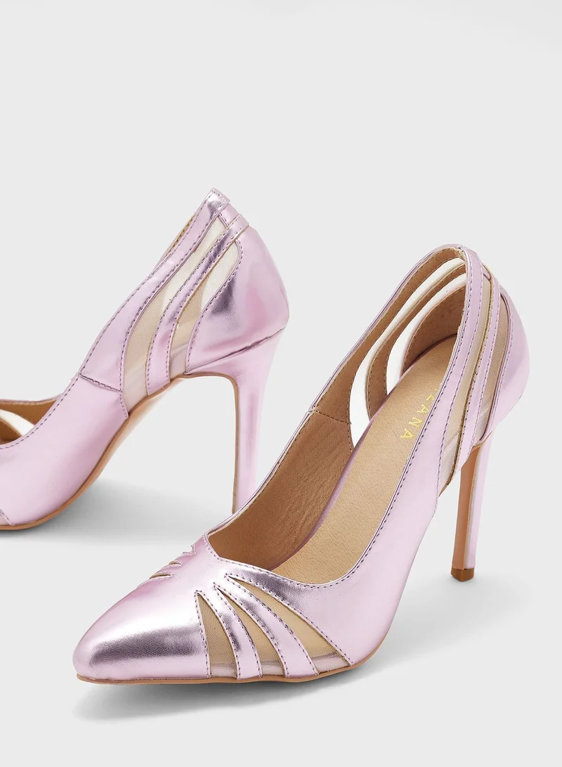Khizana Cutout Detail Pointed Pump
