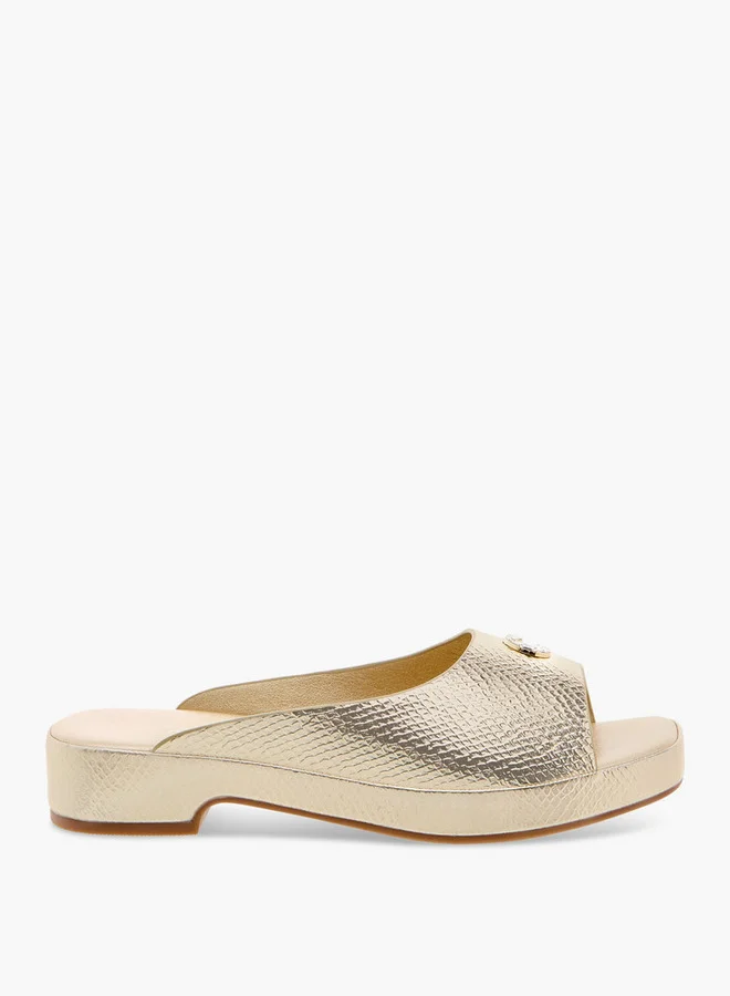 Le Confort Women's Textured Slip-On Comfort Sandals