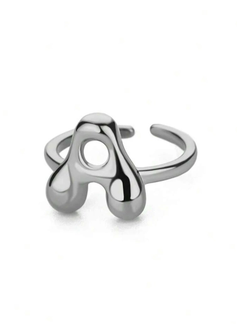 إيكوال خاتم نسائي من الاستانلس ستيل باللون الفضي بمقاس موحد بتصميم حرف - Image 2