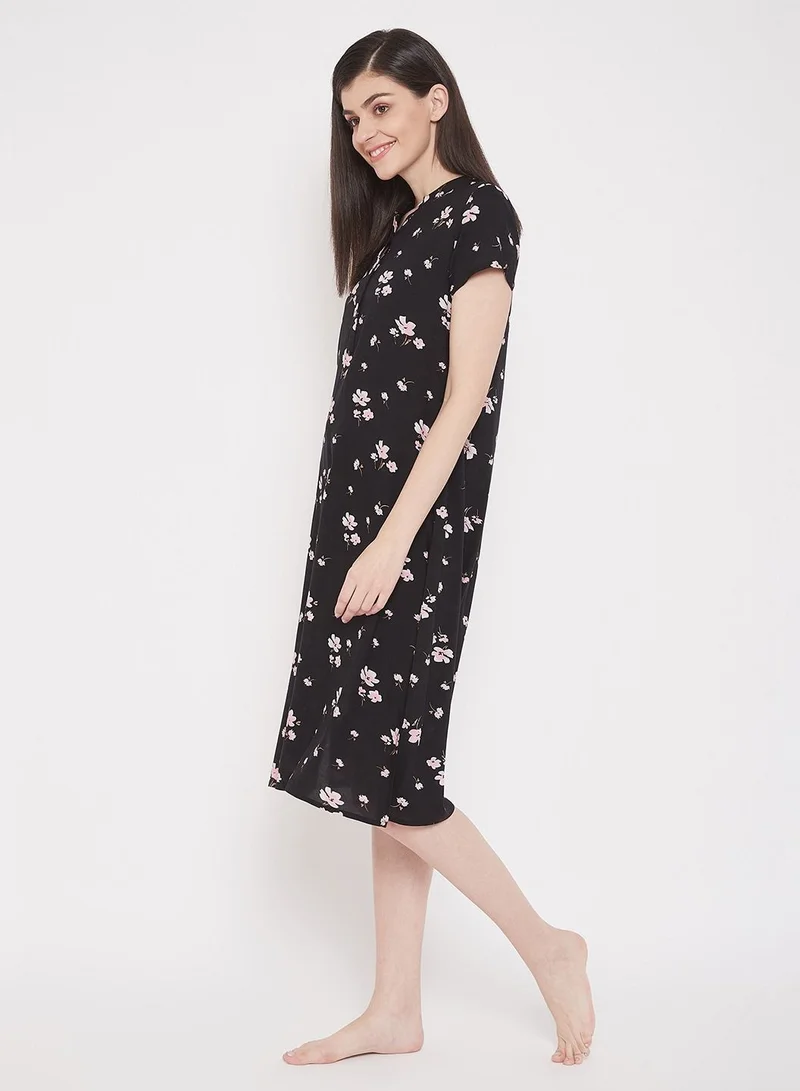 كلوفيا Clovia Pretty Florals Mid Length Night Dress With Side Slits In Black - Rayon