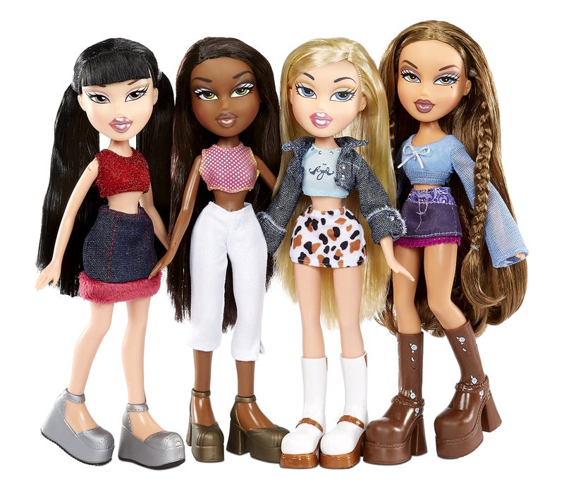 Bratz 20 Yearz Special Anniversary Edition Original Fashion Doll Sasha with Accessories and Holographic Poster | Collectible Doll | for Collector Adults and Kids of All Ages - Image 5