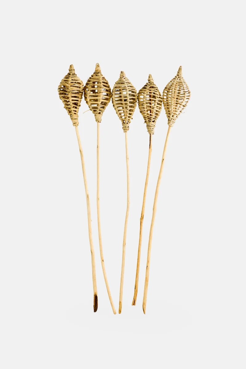 Muy Mucho 5 Pieces Lata Lantern On Stem, Beige