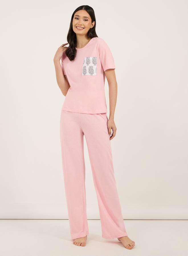 Styli Printed Pocket Detail T-Shirt and Pyjama Set - Image 1