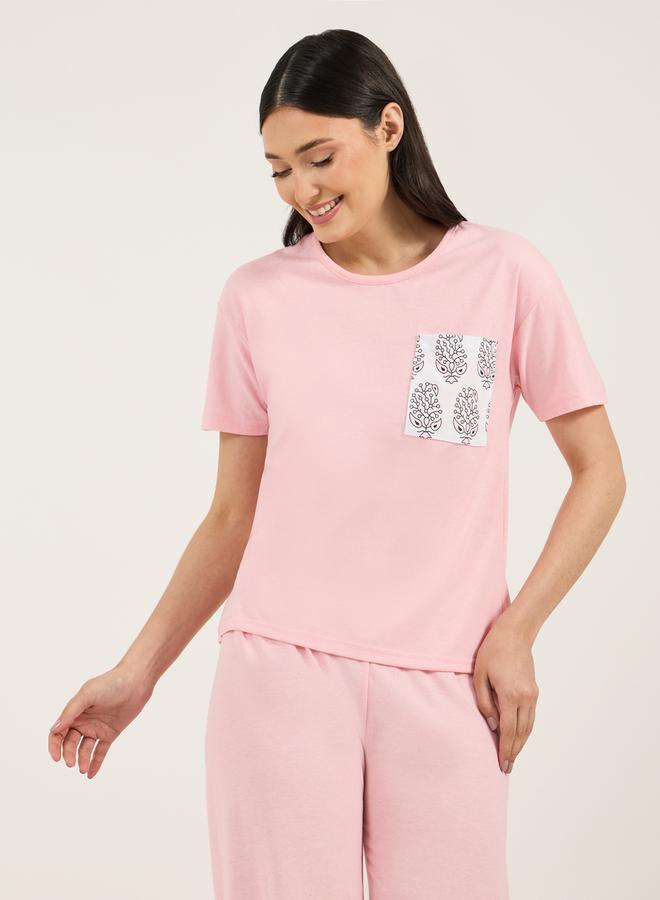 Styli Printed Pocket Detail T-Shirt and Pyjama Set - Image 2