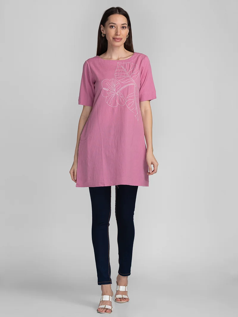 globus Globus Women Embroidered Boat Neck Kurti