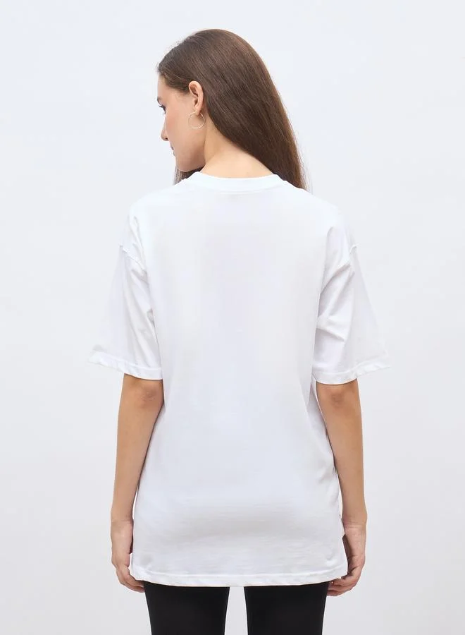 Styli Styli High-Low Hem Oversized T-Shirt with Patch Detail