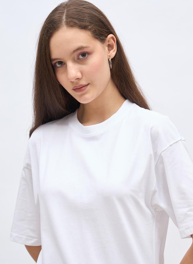 Styli High-Low Hem Oversized T-Shirt with Patch Detail - Image 4