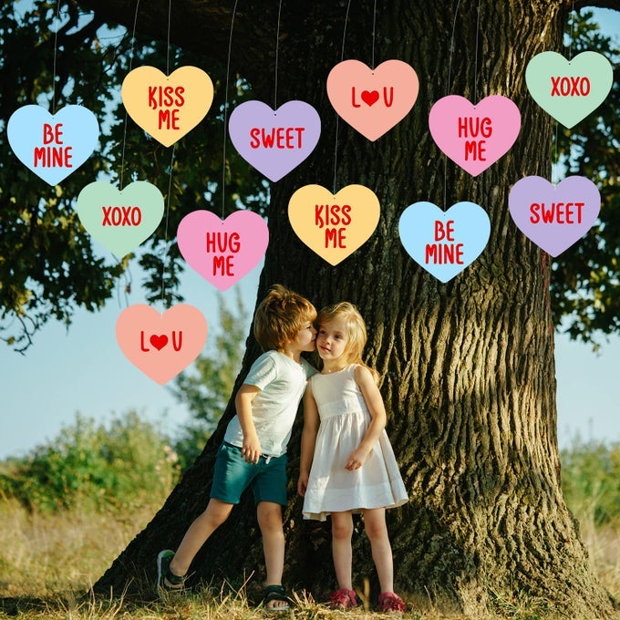 12 PIECES VALENTINES DAY OUTDOOR HANGING ORNAMENTS CANDY HEART DOUBLE SIDED ROMANTIC CONVERSATION HEARTS HANGING CANDY HAPPY VALENTINE PORCH TREE YARD LAWN DECOR