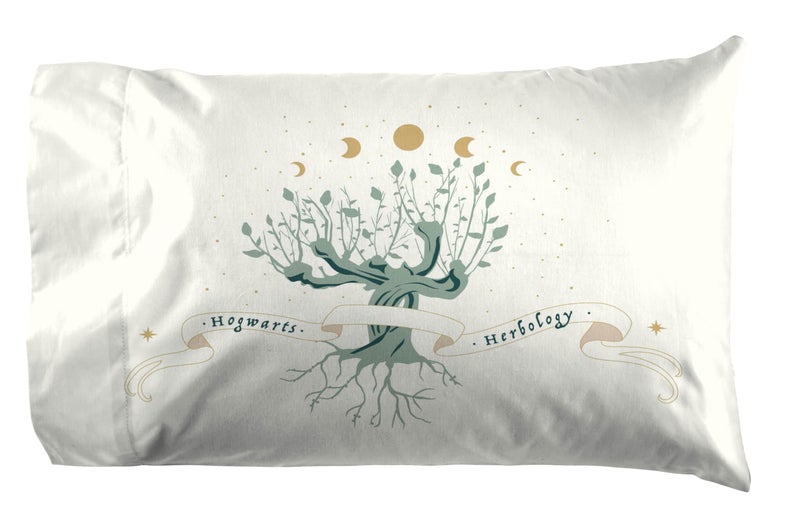 Jay Franco Kids Sheet Set with Fitted, Flat Sheets & Pillow Cover - Ultra-Soft Bedding with Pillowcase for Room Decor, White - Harry Potter, 4 Piece Queen - Image 4