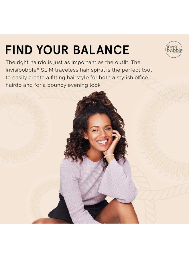 invisibobble رباط شعر حلزوني رفيع بدون أثر - عبوة من 3، ابقِ ذهبيًا - ملحقات شعر برباط مرن قوي للنساء - بدون تجاعيد، غير مبلل - لطيف للفتيات والمراهقات والشعر الكثيف - Image 4