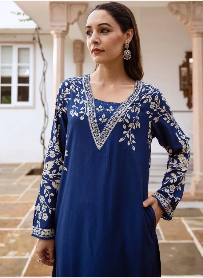 آي شين Mid Rise Women Royal Blue Rayon Kurta Set with Embroidered pattern Tunic and Palazzo features a Round neckline and Three-Fourth Sleeve secured with Elastic closure and styled in Straight Fit ideal for Festive moments — perfect for fashion-forward occasions.