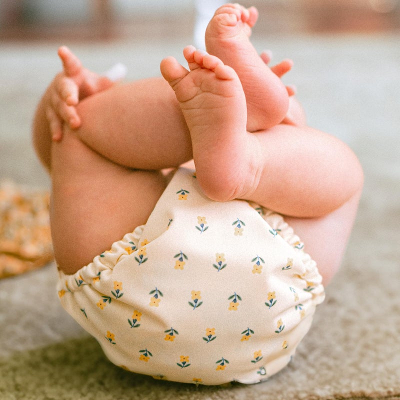 Esembly Cloth Diaper Bundle Set - 3 Organic Cotton Absorbent Inners and 1 Waterproof Outer Diaper Cover - Reusable, Washable, Snap Closure Cloth Diapers - Size 2 (18-35lbs), Off-Leash - Image 2