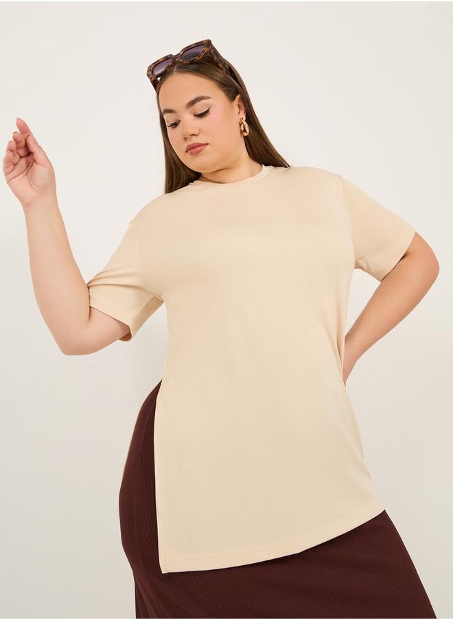 Styli Plus Size Ribbed Knit Round Neck Oversized T-Shirt  - Image 1