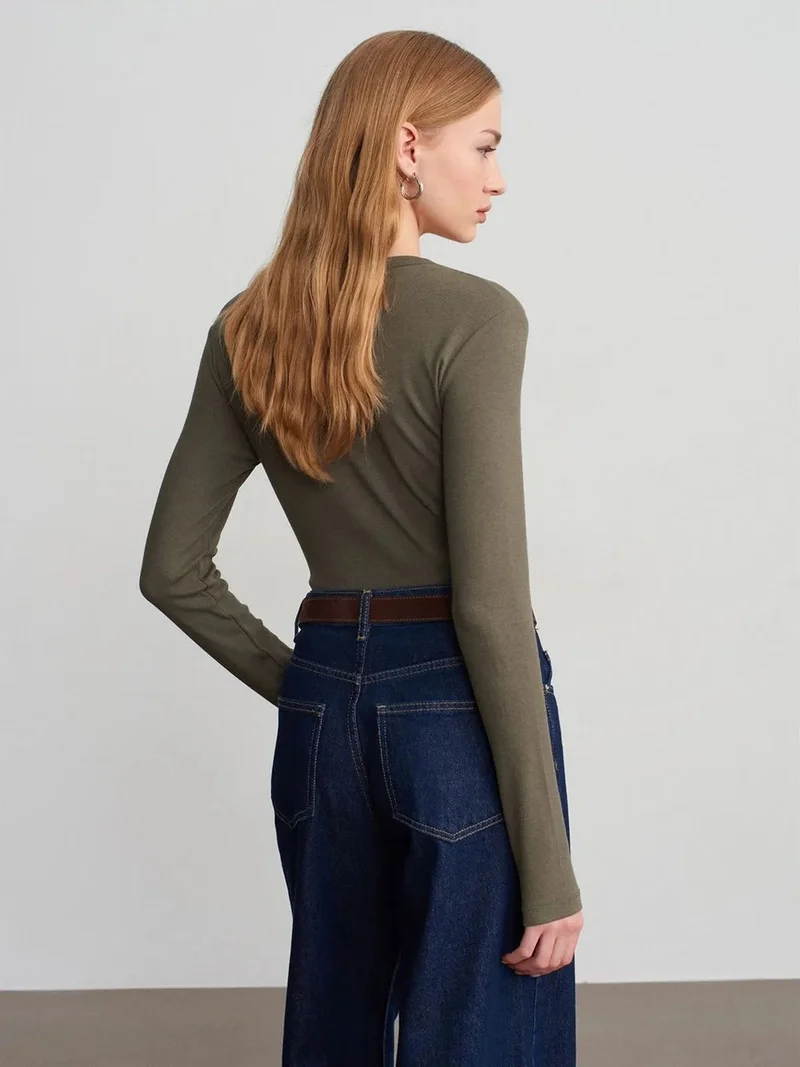 Dilvin DILVIN Ribbed Crew Neck Button Blouse