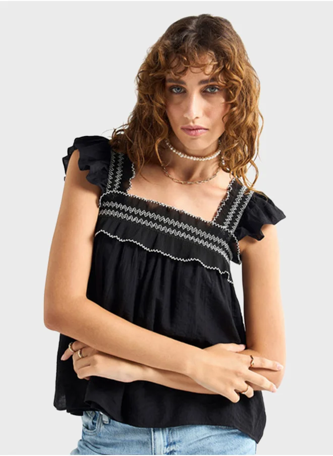 فاف Square Neck Ruffled Top