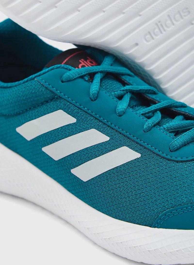 adidas حذاء رياضي مزين بشعار الماركة
