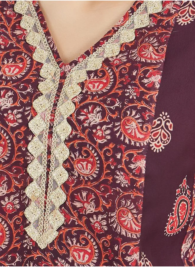 ستايلي Printed Panel V Neck Jalabiya with Lace Detail