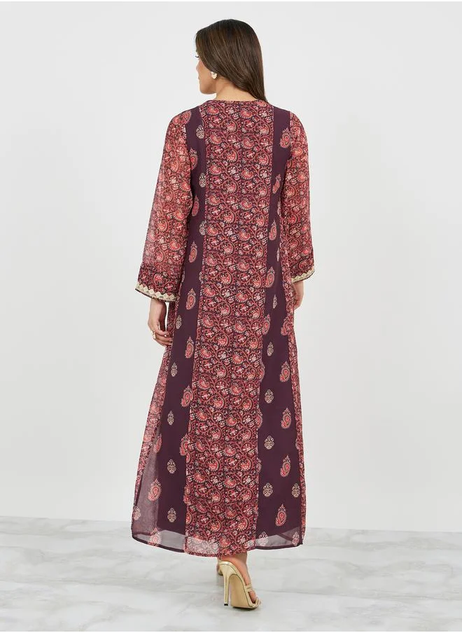 ستايلي Printed Panel V Neck Jalabiya with Lace Detail