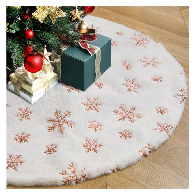 WHITE CHRISTMAS TREE SKIRT 36 INCHES FAUX FUR TREE SKIRTS ROSE GOLD SNOWFLAKES PLUSH TREE SKIRTS SMALL XMAS TREE SKIRT FOR CHRISTMAS TREE DECORATIONS ORNAMENTS