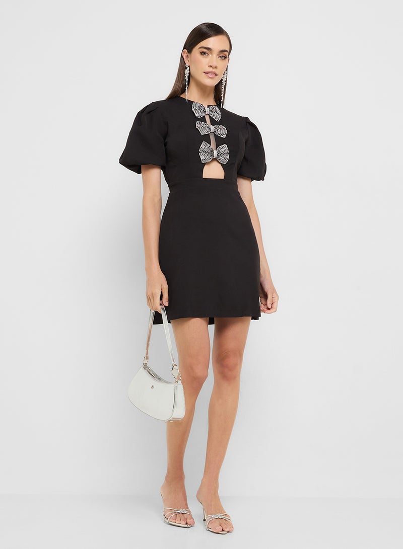 Éclat Luxe eclat luxe puff sleeves dress with diamante bow detail - Image 4