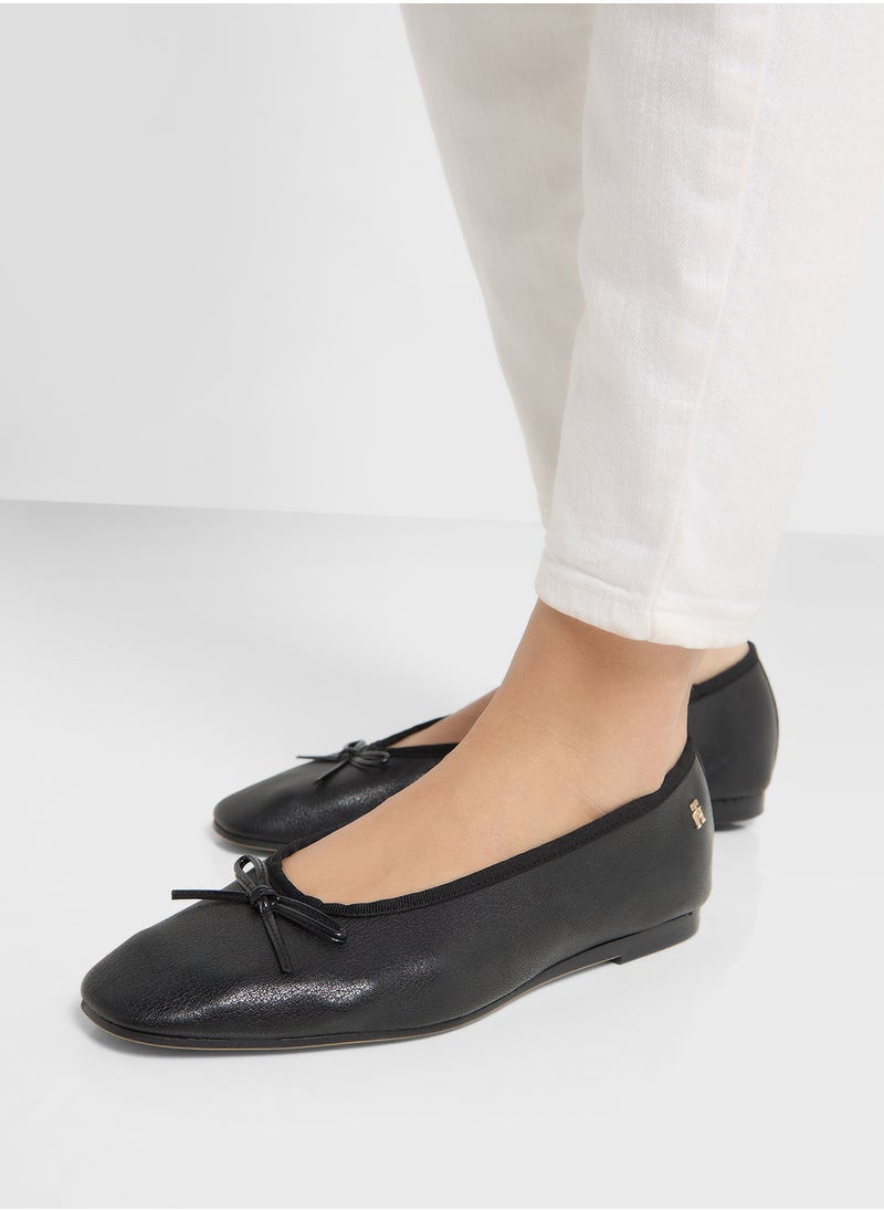 TOMMY HILFIGER - Logo Detail Ballerina - Image 1