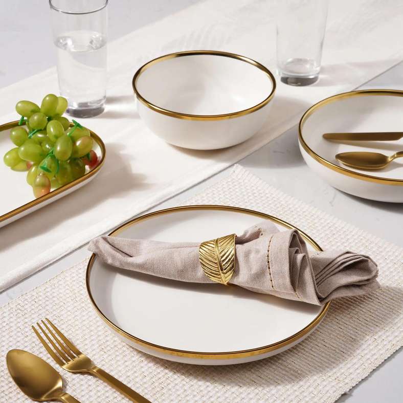 Pan Home طبق ريجالي oval 30x17x3 سم - أبيض وذهبي - Image 3