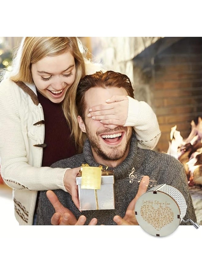 ماي سوق صندوق موسيقى يدوي بتصميم عتيق - تحفة خشبية محفورة لهدايا أعياد الميلاد والذكرى السنوية والمناسبات الخاصة. - Image 3